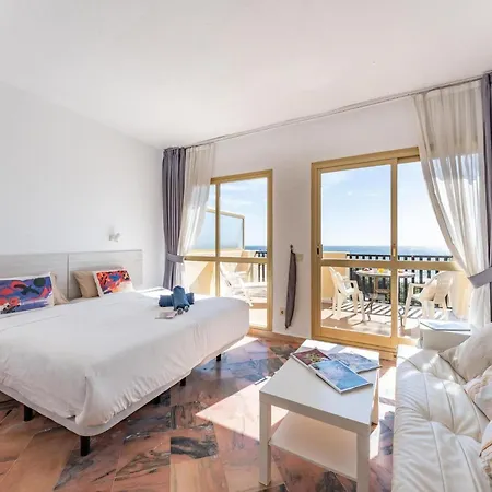 Charming Apartment For Coastal Adventures Apartament