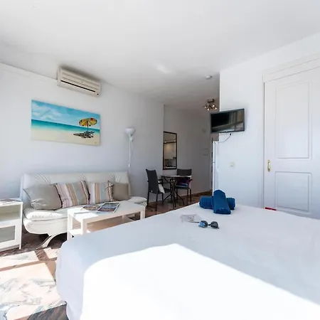 Charming Apartment For Coastal Adventures Apartament