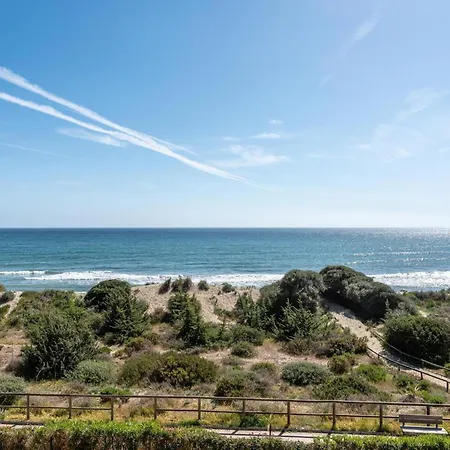 Charming Apartment For Coastal Adventures Apartament