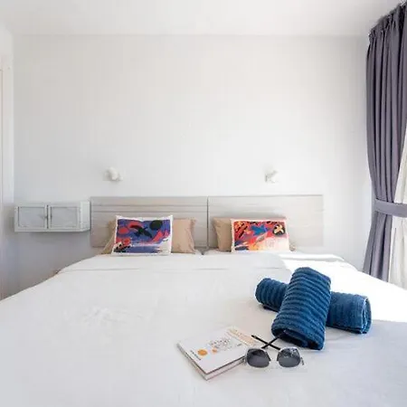 Charming Apartment For Coastal Adventures * 埃斯特波纳