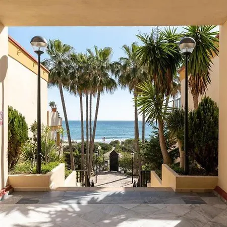 Daire Charming Apartment For Coastal Adventures *